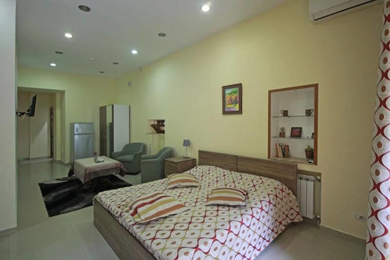Mini Hotel Yerevan Ngoại thất bức ảnh